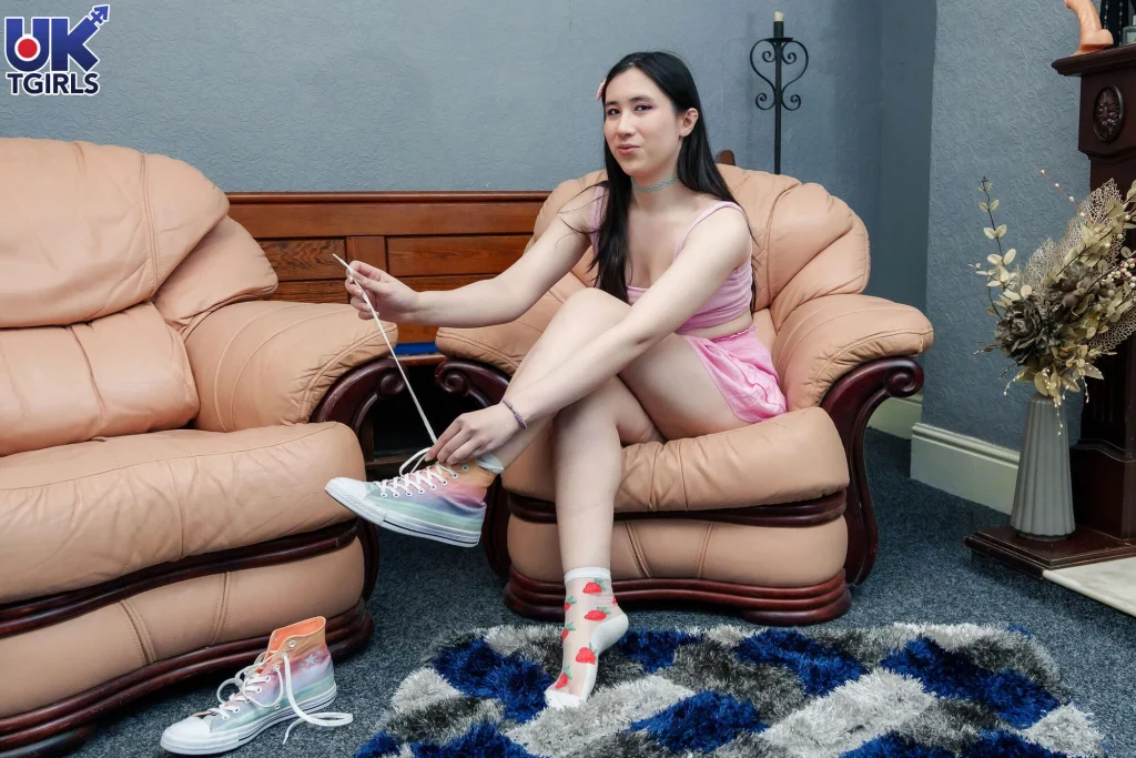 UK-TGIRLS: The Pink Princess!